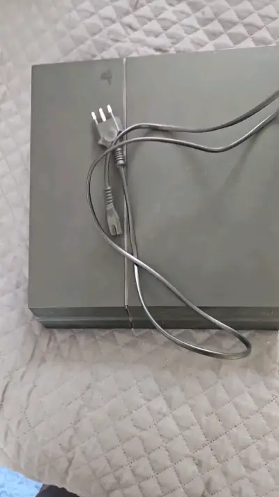 Consola de videojuegos PlayStation 4 usada - miniatura 4