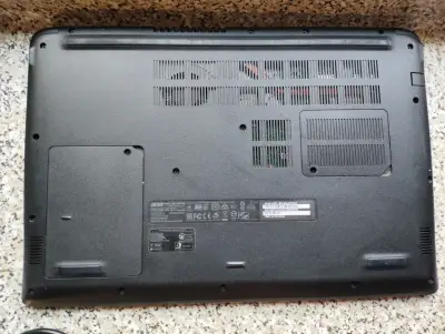 Laptop Acer Aspire con cargador incluido - miniatura 3