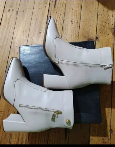 Botines color crema Vizzano con tacón - miniatura 1