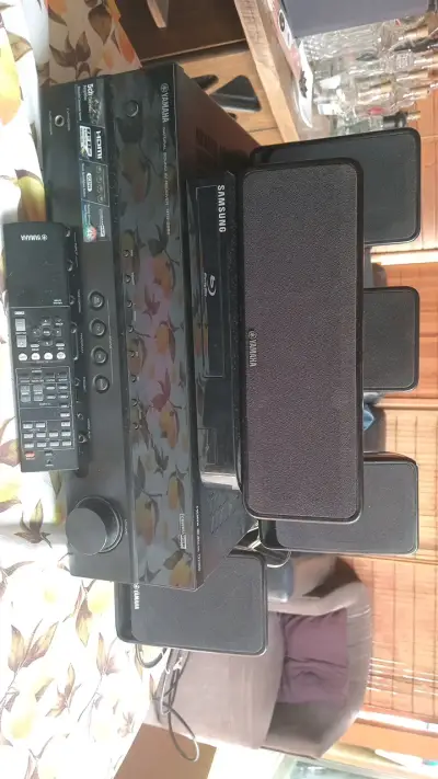 Sistema de sonido Yamaha con Blu-ray Samsung - miniatura 2