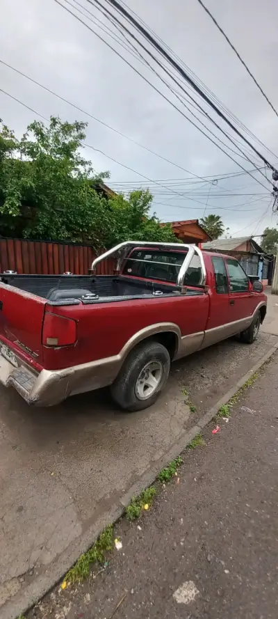 Camioneta s10 1997 pickup roja en buen estado - miniatura 2