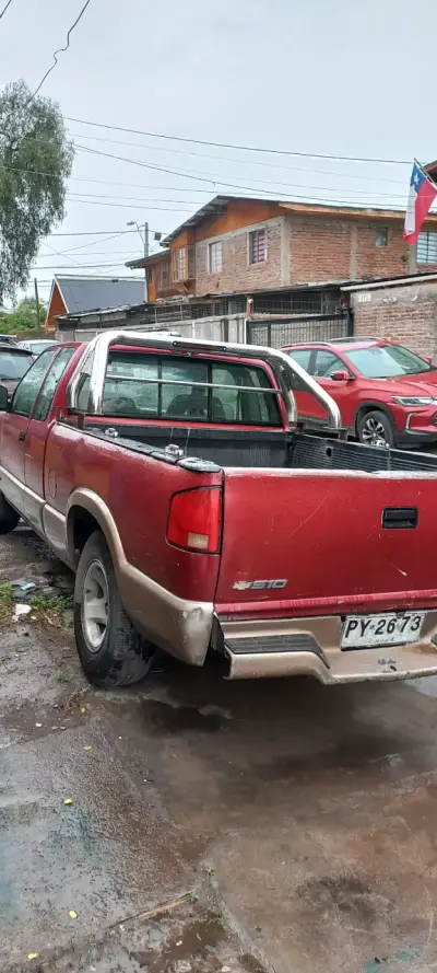 Camioneta s10 1997 pickup roja en buen estado - miniatura 3