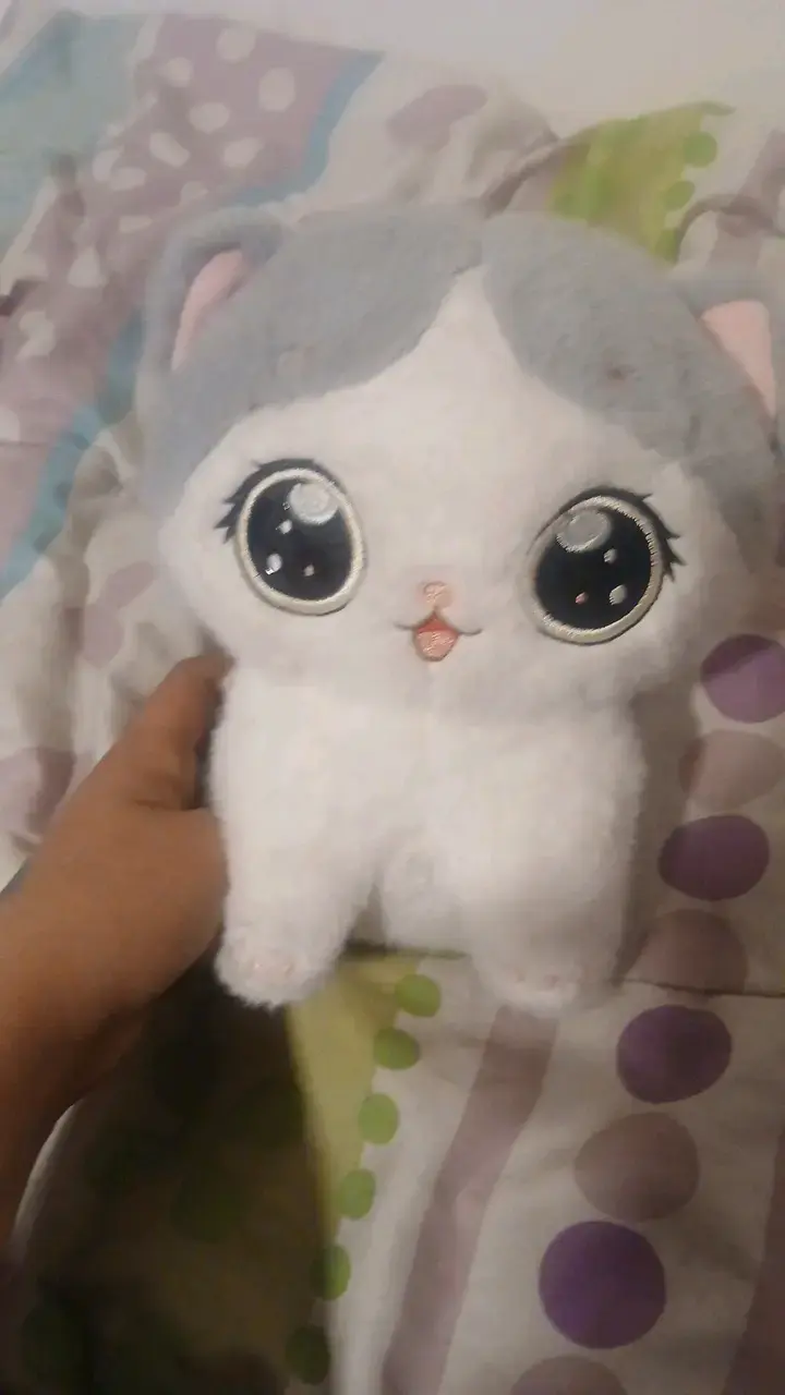 Peluche de gato blanco y gris suave - 2
