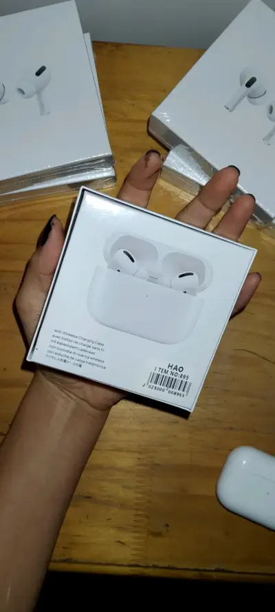 Auriculares inalámbricos con estuche de carga - miniatura 2