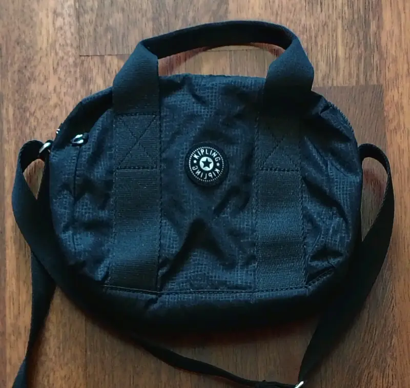 Bolso negro Kipling