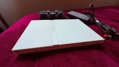 Consola Sony PlayStation 2 Slim blanca con control - miniatura 1