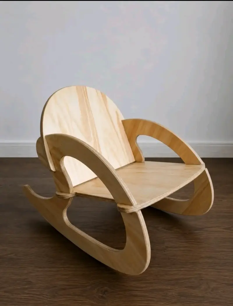 Silla mecedora de madera para niños