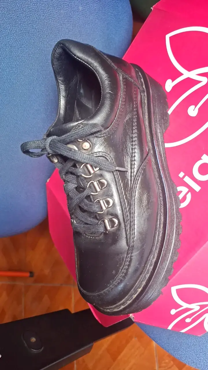 Zapatos de cuero negro para mujer