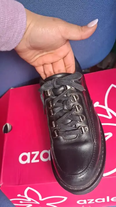 Zapatos de cuero negro para mujer - miniatura 4