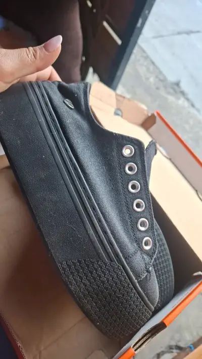 Zapatillas negras de lona con plataforma - miniatura 2