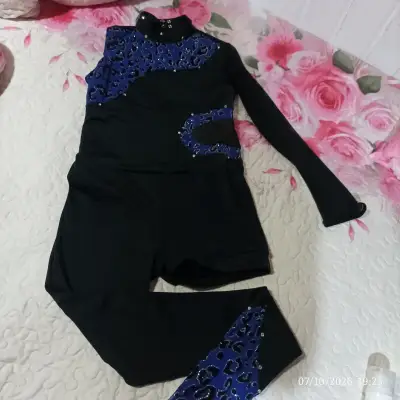 Traje de Baile Negro con Detalles Azules - miniatura 1