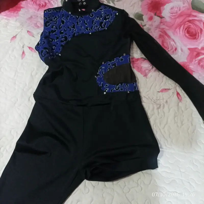 Traje de Baile Negro con Detalles Azules - 4