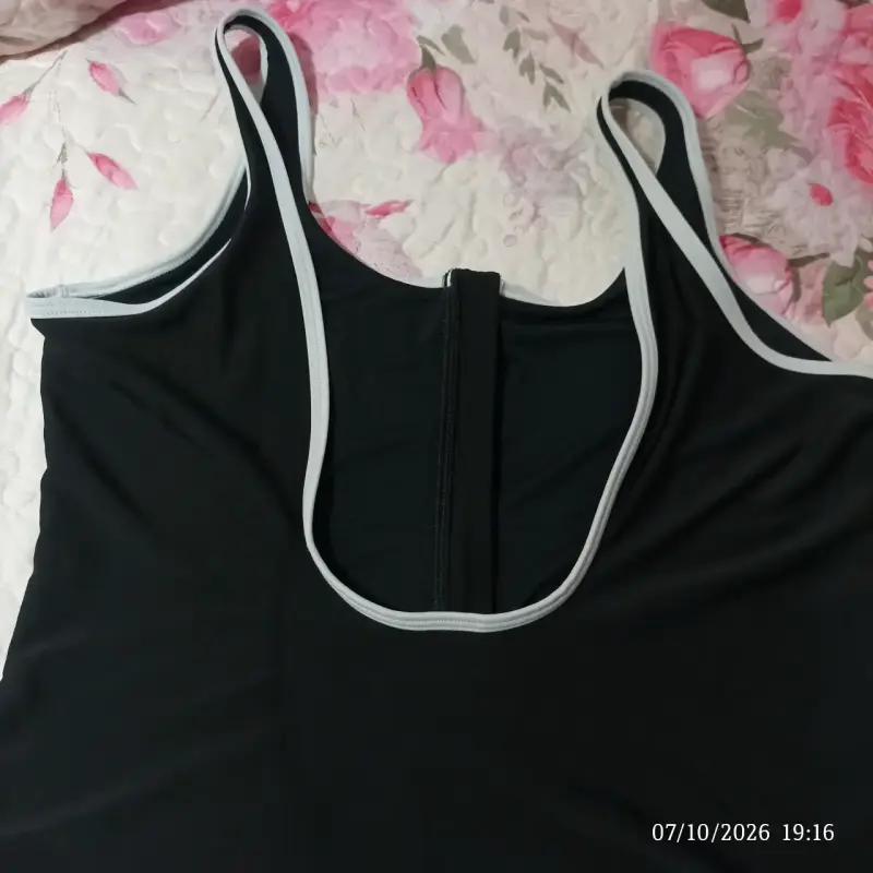 Traje de baño negro con cierre delantero - 3