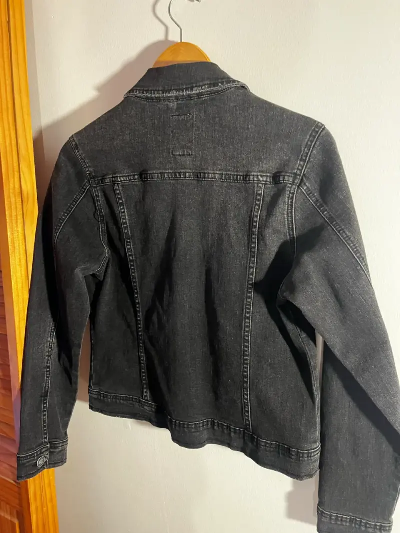 Chaqueta de mezclilla negra para mujer - 4
