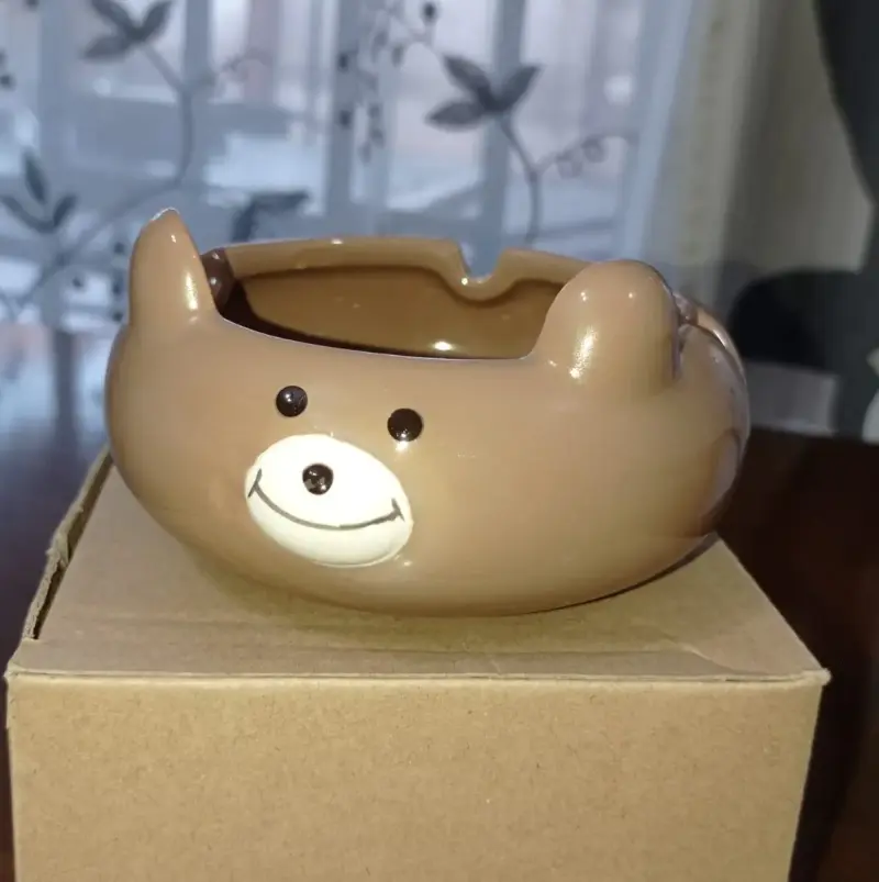 Cenicero de cerámica con diseño de oso