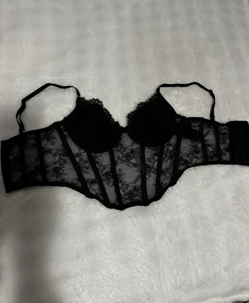 Corset negro de encaje H&M