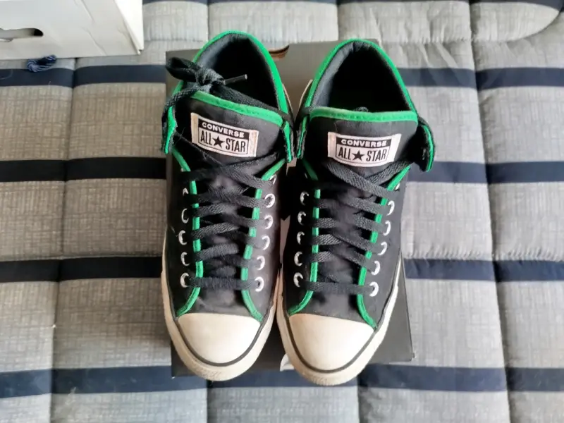 Zapatillas Converse All Star negras con detalles verdes - 2