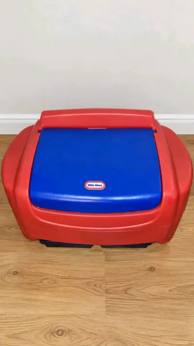 Baúl de juguetes Little Tikes rojo y azul - miniatura 2