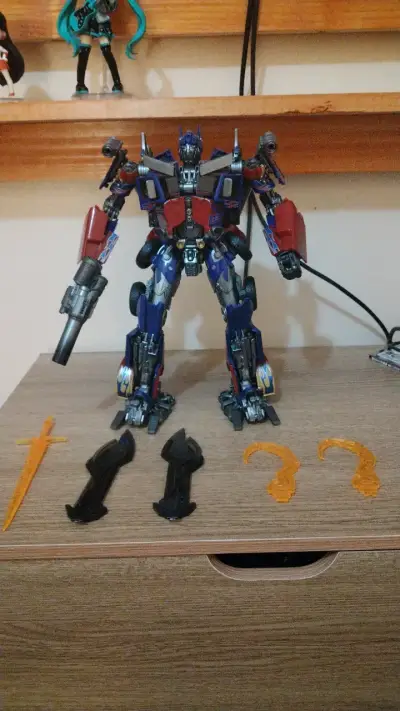Figura  Optimus Prime escala masterpiece - miniatura 1