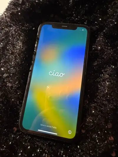 iPhone 11 en buen estado - miniatura 1