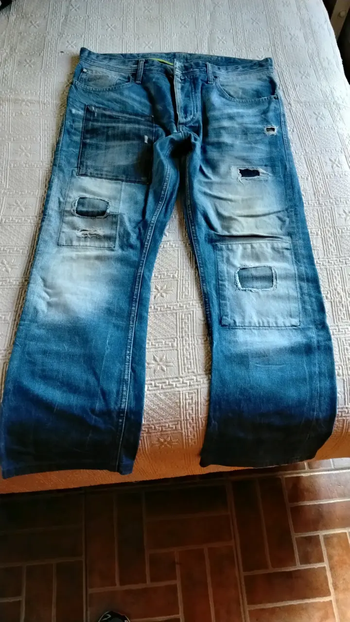 Jeans desgastados J. Jones para hombre