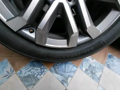 Juego de Llantas, Neumáticos  Toyota Aro 20 - miniatura 5