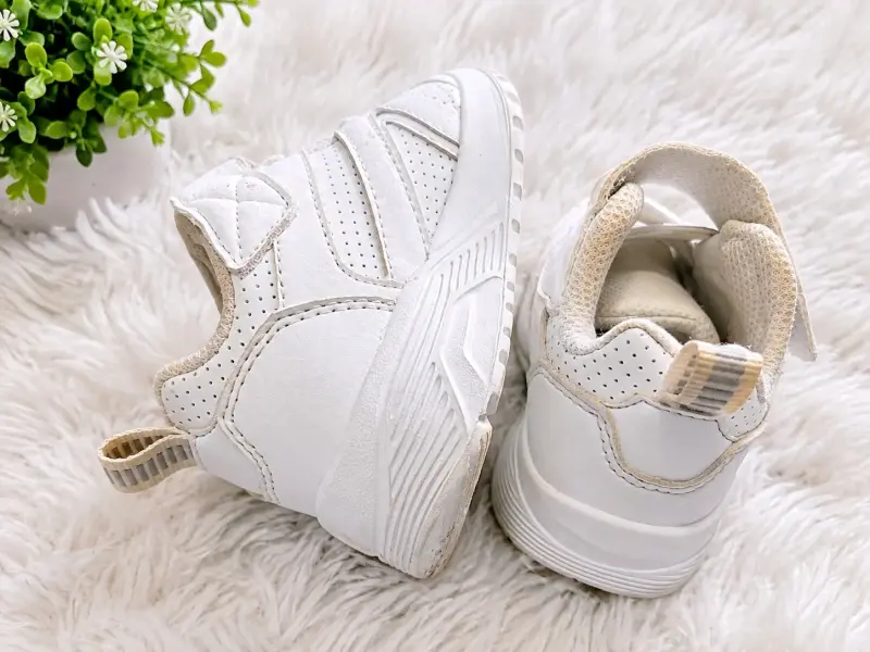 Zapatillas blancas para niños Skechers