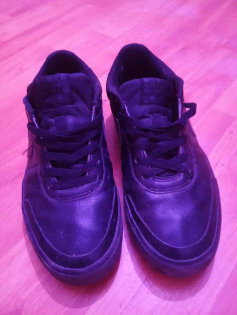 Zapatillas deportivas negras Nike usadas