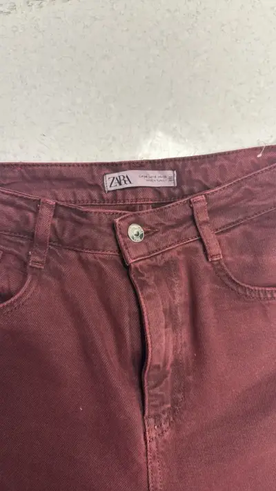 Pantalones burdeos de mezclilla Zara 38 - miniatura 2