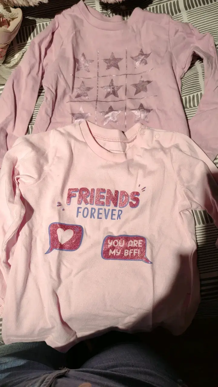 Conjunto de poleras rosadas para niñas