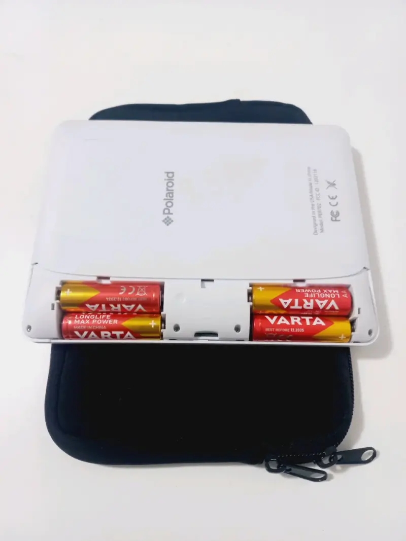 Lector de Libros Electrónicos Polaroid con Funda - 6