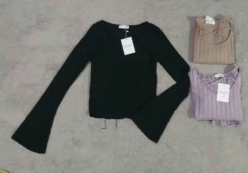 Polera manga larga negra