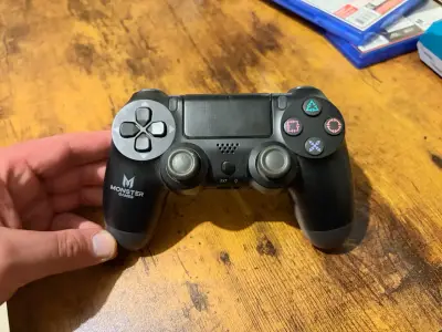 Control inalámbrico Monster Games para PS4 - miniatura 1