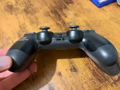 Control inalámbrico Monster Games para PS4 - miniatura 2