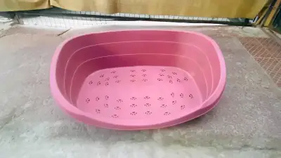 Cama plástica rosa para mascotas grande - miniatura 5
