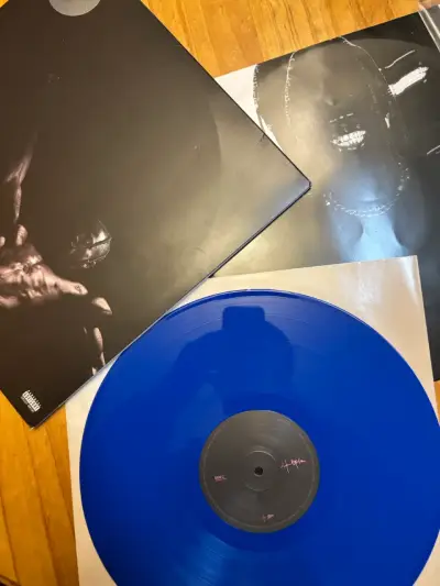 Vinilo azul Travis Scott Utopia edición especial - miniatura 1