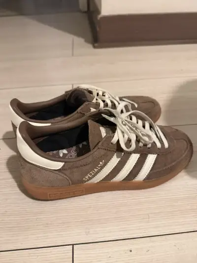 Zapatillas Adidas Spezial Café - miniatura 3