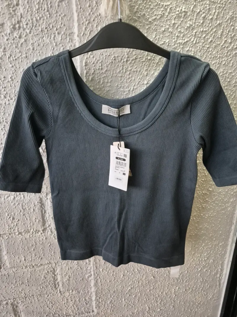Blusa azul de manga corta Basement - 1