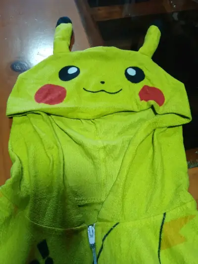 Pijama enterizo Pikachu talla M - miniatura 3