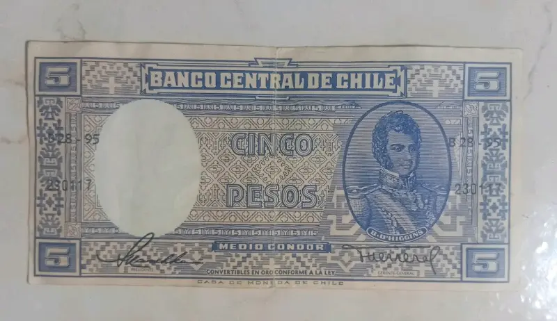 Billete antiguo de 5 pesos chilenos (medio cóndor)