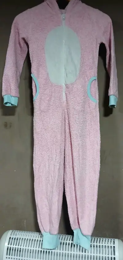 Pijama  rosado con capucha y alas talla S - miniatura 2
