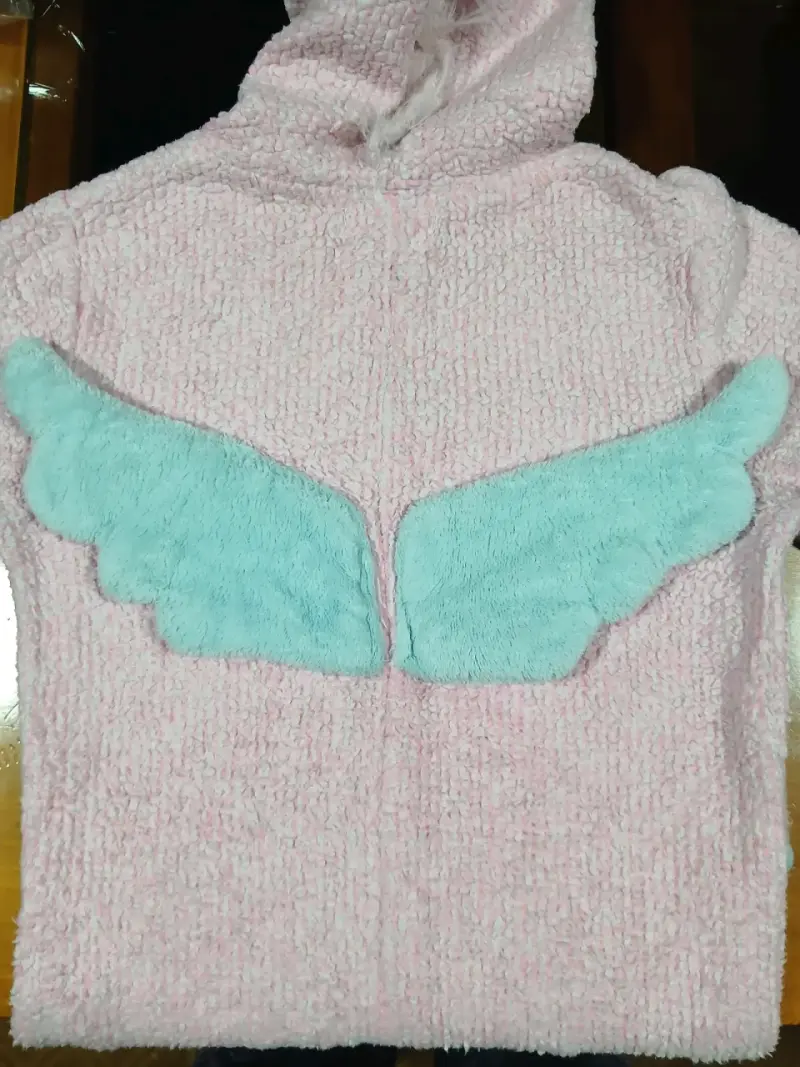 Pijama rosado con capucha y alas talla S - 4