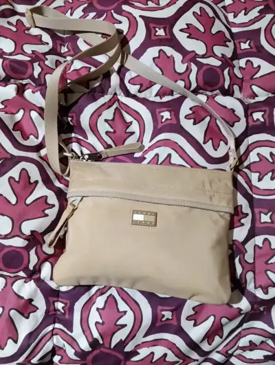 Bolso Urbano Tommy Hilfiger Beige Para Hombre - miniatura 1