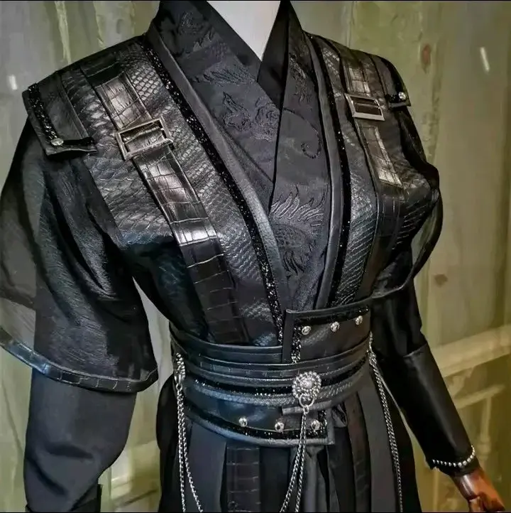 Traje tradicional negro chino detalles metálicos - 3