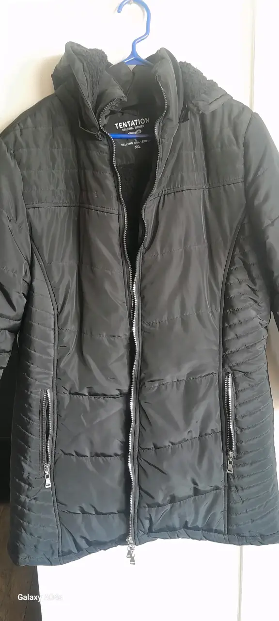 Chaqueta negra acolchada Tentation para mujer