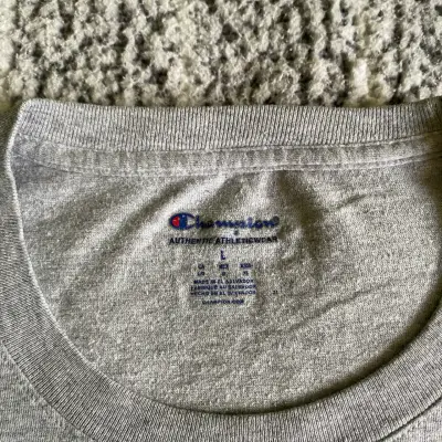 Polera gris Champion para hombre - miniatura 3