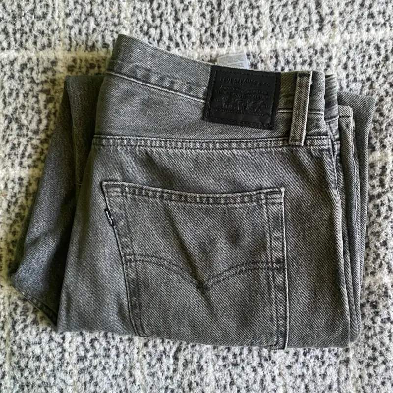 Jeans grises Levi's para hombre - 4