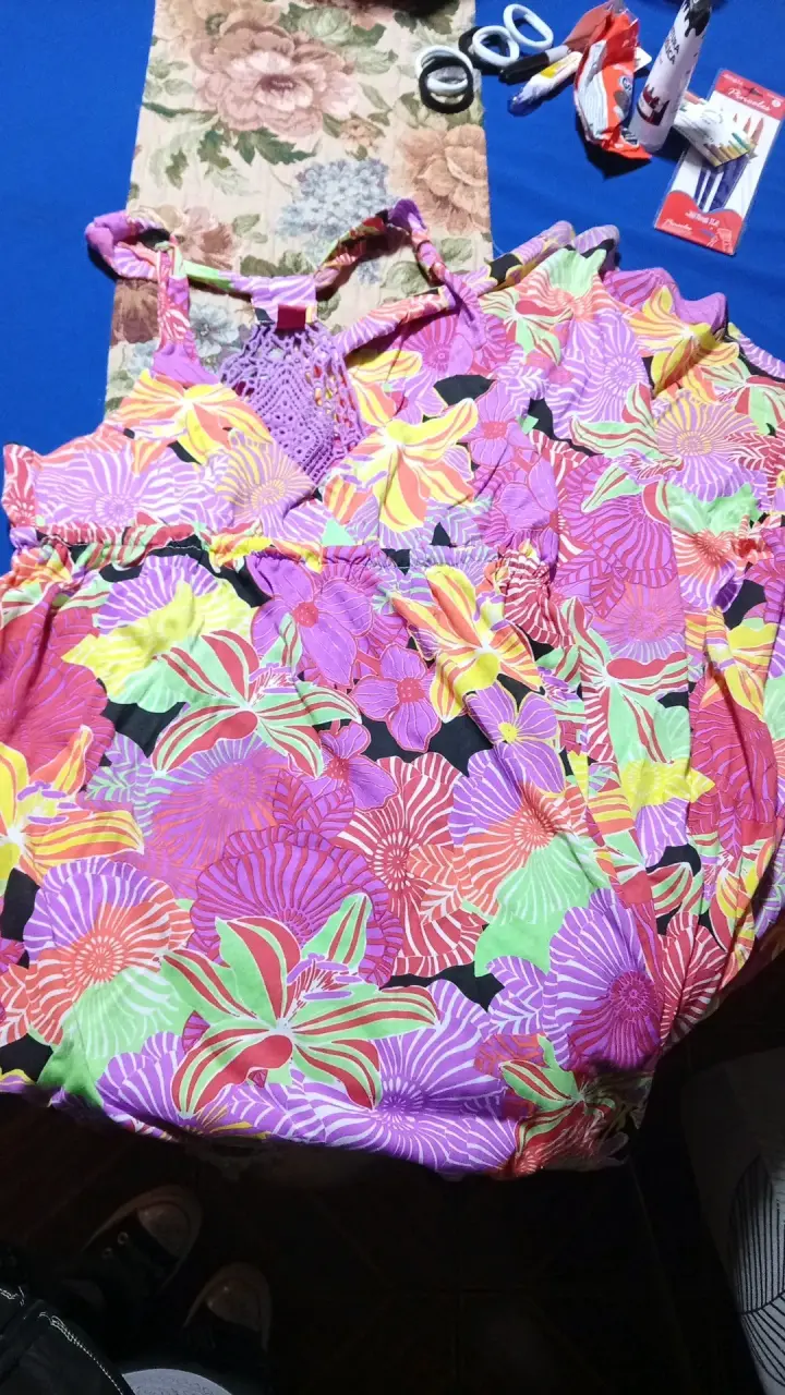 Vestido floral multicolor para mujer