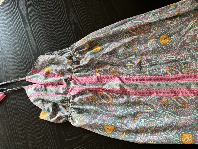 Vestido largo bohemio con estampado paisley