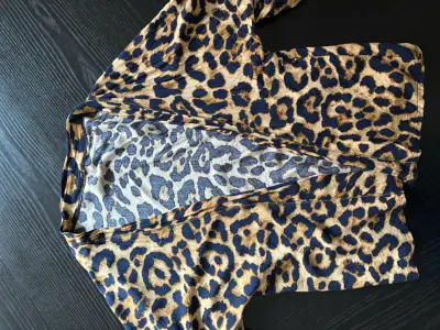 Kimono estampado animal print para mujer - miniatura 1
